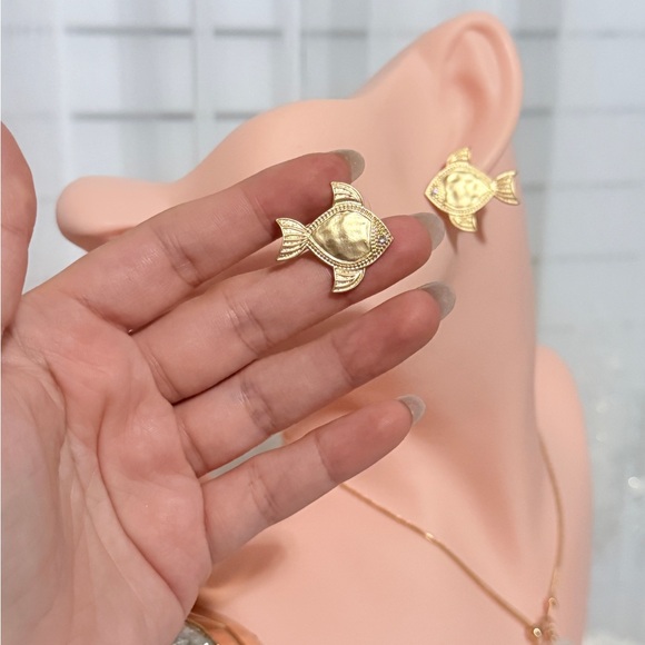 Gold Fish-Shaped Earrings - Picture 3 of 9